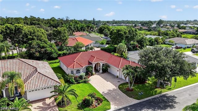 24908 Fairwinds LN, Bonita Springs, FL 34135
