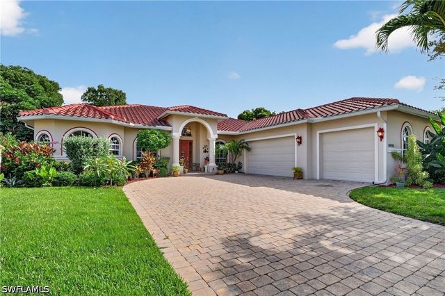 24908 Fairwinds LN, Bonita Springs, FL 34135