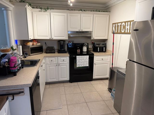 711 N Pine Island Road 104, Plantation, FL 33324