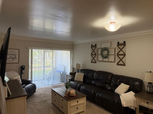 711 N Pine Island Road 104, Plantation, FL 33324