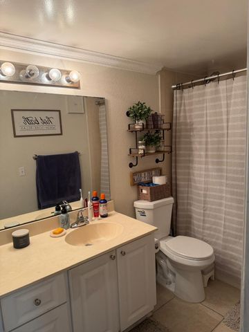 711 N Pine Island Road 104, Plantation, FL 33324