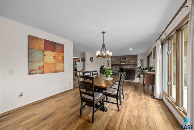 2908 N Oak Rd Road, Brandon, SD 57005