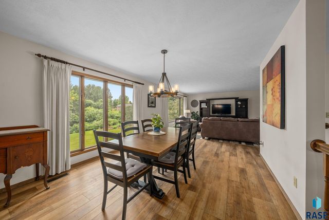 2908 N Oak Rd Road, Brandon, SD 57005