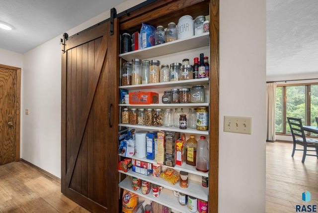 2908 N Oak Rd Road, Brandon, SD 57005