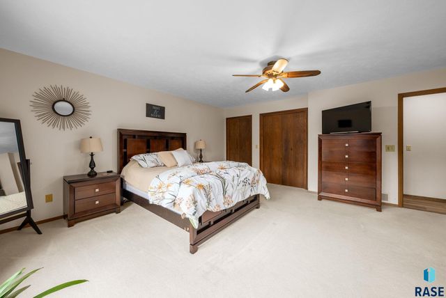 2908 N Oak Rd Road, Brandon, SD 57005