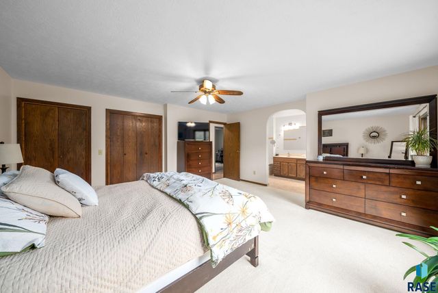 2908 N Oak Rd Road, Brandon, SD 57005