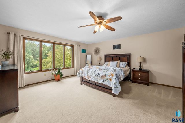 2908 N Oak Rd Road, Brandon, SD 57005