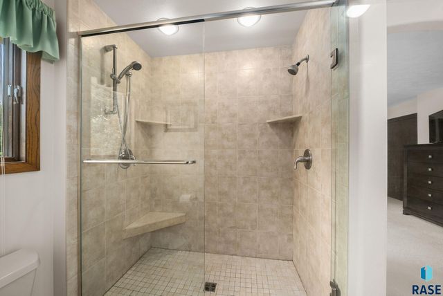 2908 N Oak Rd Road, Brandon, SD 57005