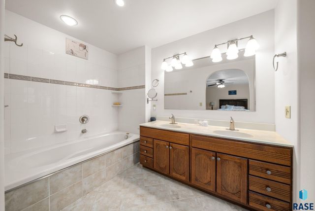 2908 N Oak Rd Road, Brandon, SD 57005