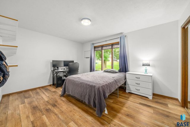 2908 N Oak Rd Road, Brandon, SD 57005