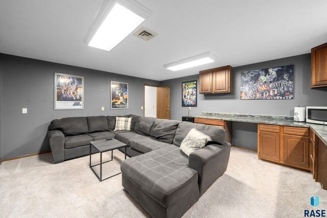 2908 N Oak Rd Road, Brandon, SD 57005