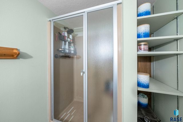 2908 N Oak Rd Road, Brandon, SD 57005