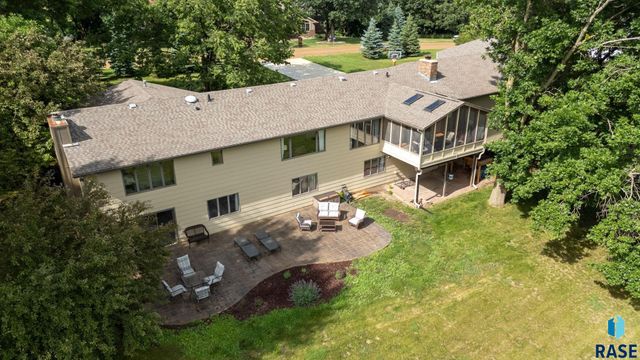 2908 N Oak Rd Road, Brandon, SD 57005