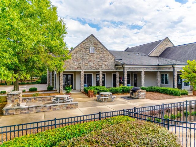 9736 Springholm Drive, Charlotte, NC 28278