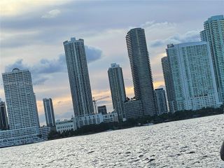 1750 N Bayshore Drive 2810, Miami, FL 33132