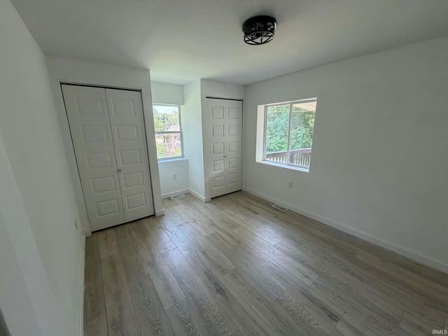 911 Lafayette Ave, Oolitic, IN 47451