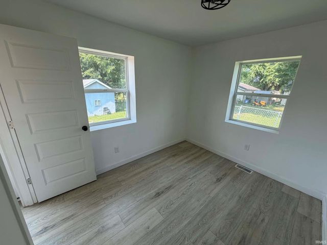 911 Lafayette Ave, Oolitic, IN 47451