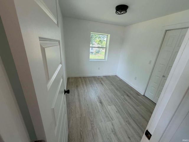 911 Lafayette Ave, Oolitic, IN 47451
