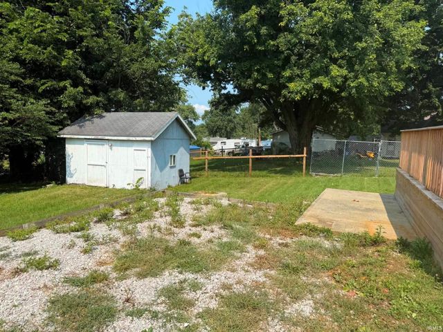 911 Lafayette Ave, Oolitic, IN 47451