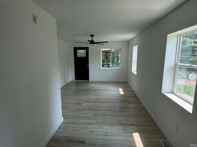 911 Lafayette Ave, Oolitic, IN 47451