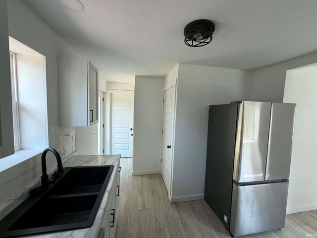 911 Lafayette Ave, Oolitic, IN 47451