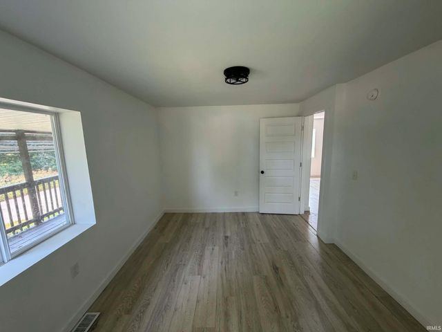 911 Lafayette Ave, Oolitic, IN 47451