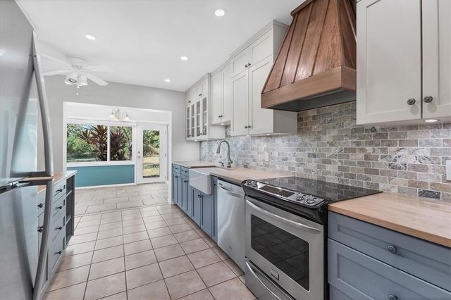 217 SOUTHAMPTON DRIVE 286, Venice, FL 34293