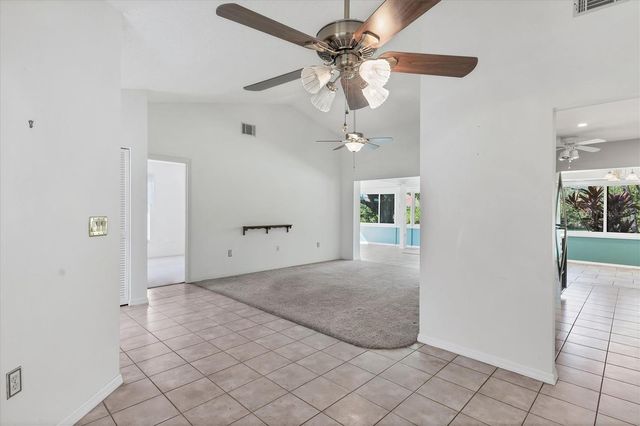 217 SOUTHAMPTON DRIVE 286, Venice, FL 34293