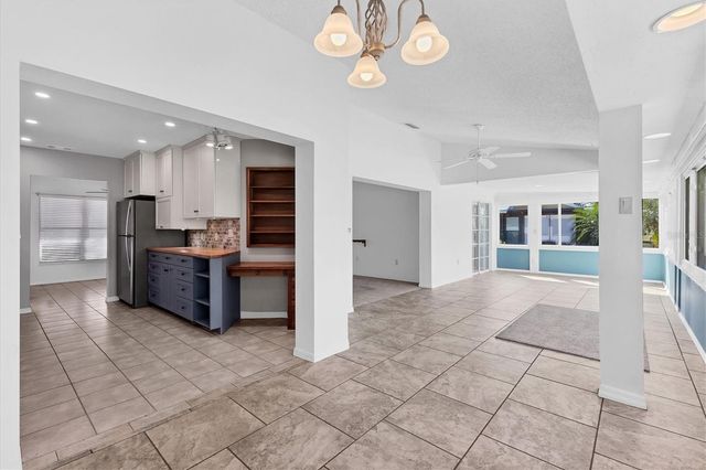 217 SOUTHAMPTON DRIVE 286, Venice, FL 34293