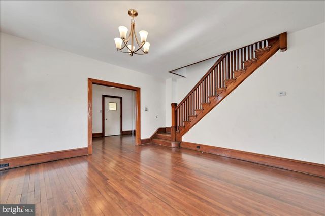 1803 W END AVE, Pottsville, PA 17901