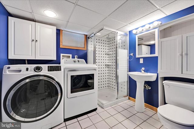 1803 W END AVE, Pottsville, PA 17901