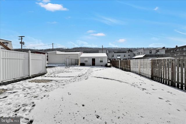 1803 W END AVE, Pottsville, PA 17901