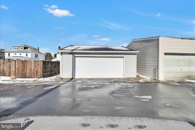 1803 W END AVE, Pottsville, PA 17901