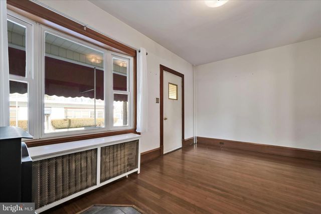 1803 W END AVE, Pottsville, PA 17901