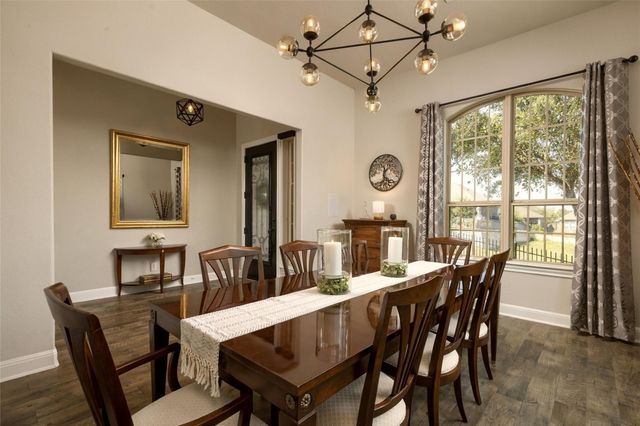 246 S Sage HOLW, Dripping Springs, TX 78620