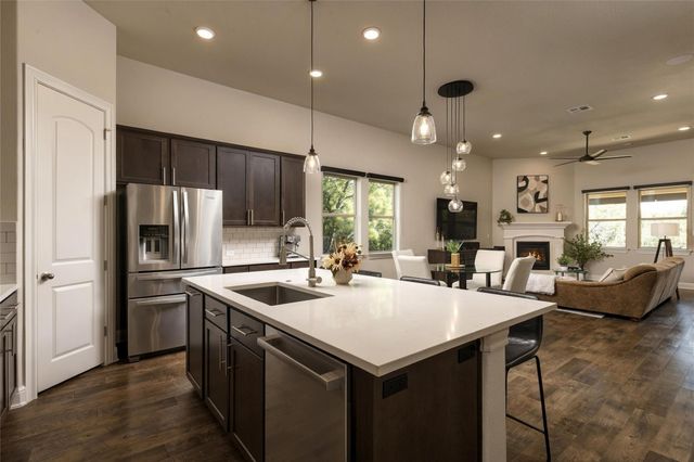 246 S Sage HOLW, Dripping Springs, TX 78620