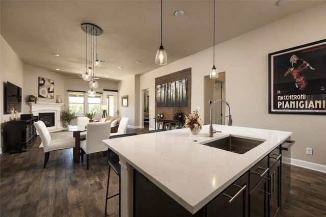 246 S Sage HOLW, Dripping Springs, TX 78620