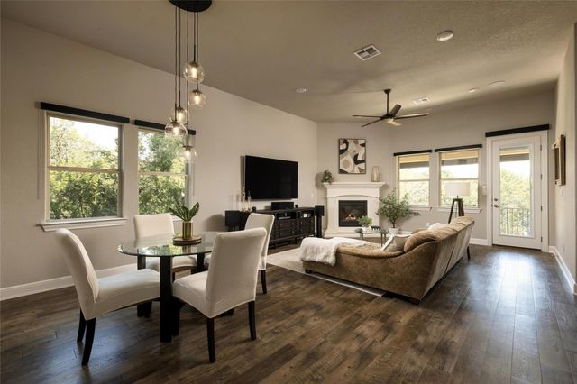 246 S Sage HOLW, Dripping Springs, TX 78620