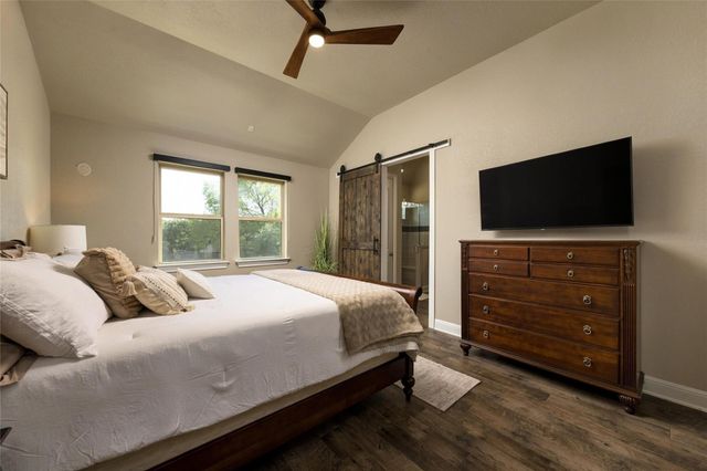 246 S Sage HOLW, Dripping Springs, TX 78620