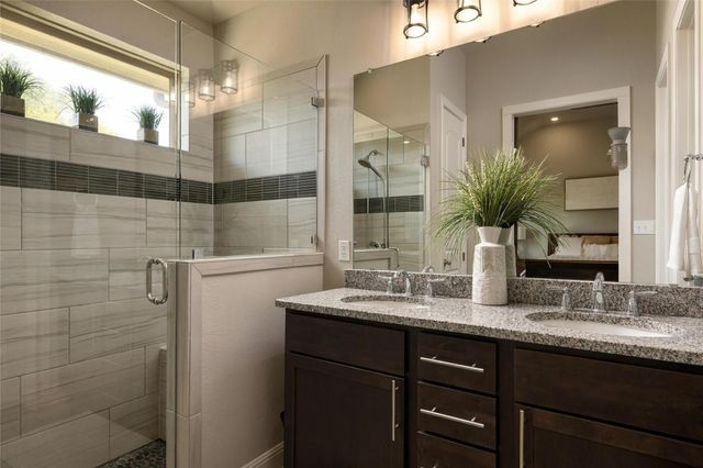 246 S Sage HOLW, Dripping Springs, TX 78620