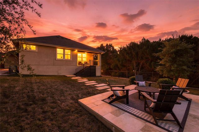 246 S Sage HOLW, Dripping Springs, TX 78620