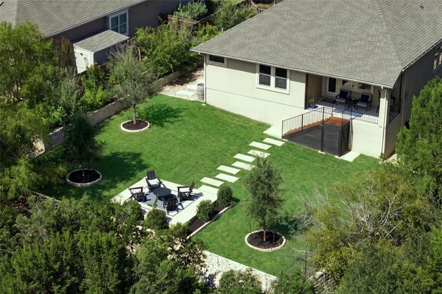 246 S Sage HOLW, Dripping Springs, TX 78620