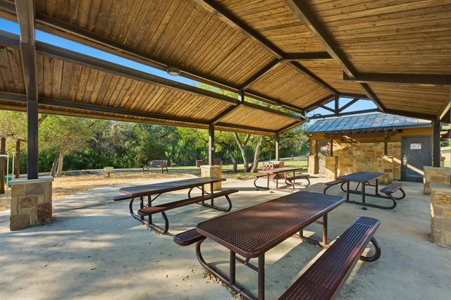 246 S Sage HOLW, Dripping Springs, TX 78620