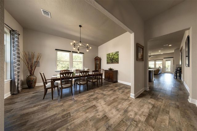 246 S Sage HOLW, Dripping Springs, TX 78620