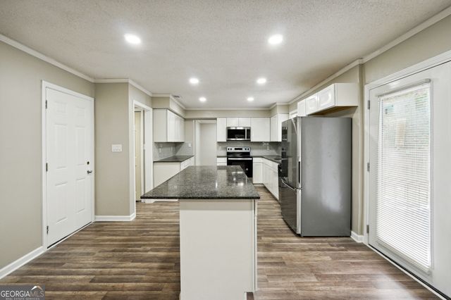 5271 Kelleys Mill Circle, Stone Mountain, GA 30088