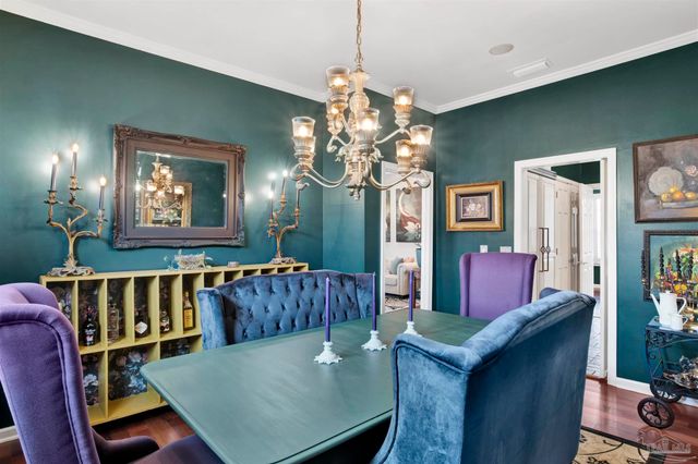 704 Bayshore Dr, Pensacola, FL 32507