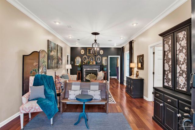 704 Bayshore Dr, Pensacola, FL 32507