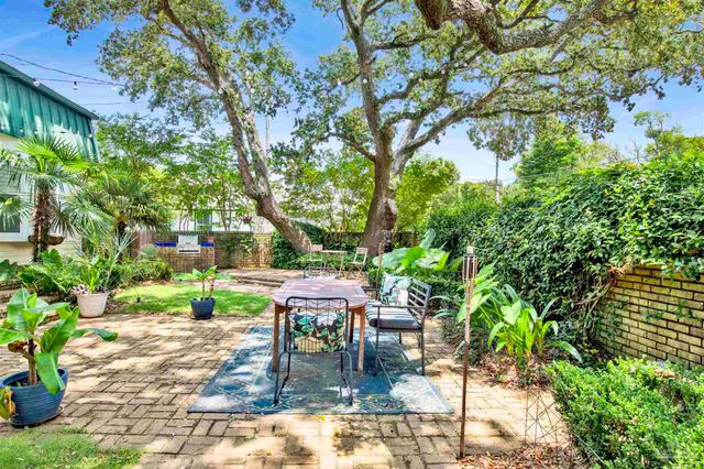 704 Bayshore Dr, Pensacola, FL 32507