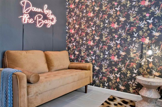 704 Bayshore Dr, Pensacola, FL 32507