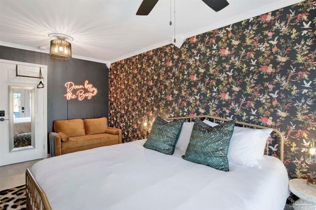 704 Bayshore Dr, Pensacola, FL 32507